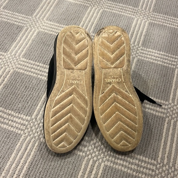 Chanel Interlocking CC Logo Leather Trim Embellishment - Picture 5 of 8